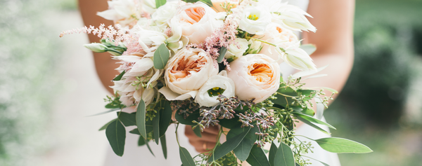 HOW TO CHOOSE YOUR WEDDING FLOWERS